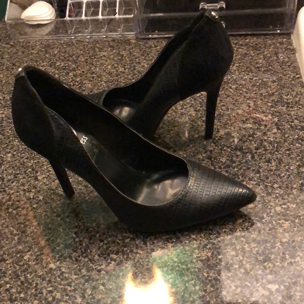 COPY - Guess pumps